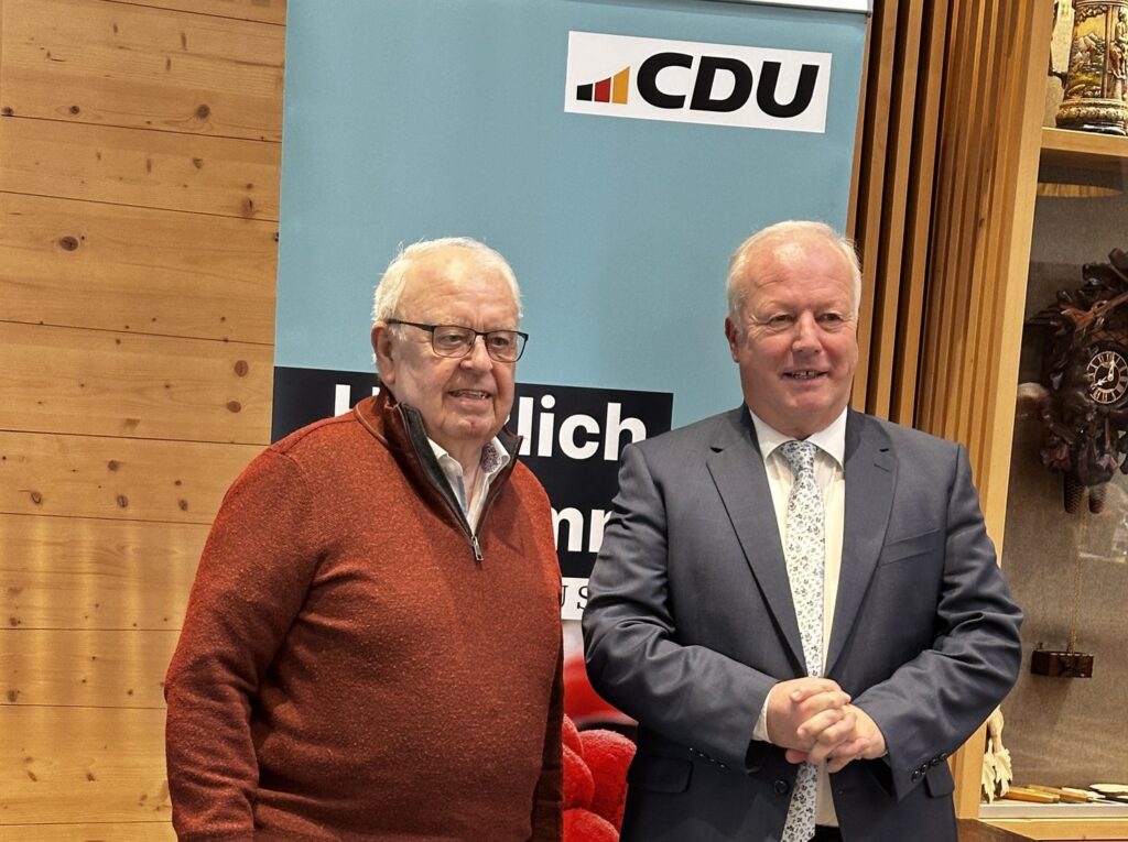 Eberhard Barth, Mitglied des Bezirksvorstandes mit dem Landesvorsitzenden Peter Weiß