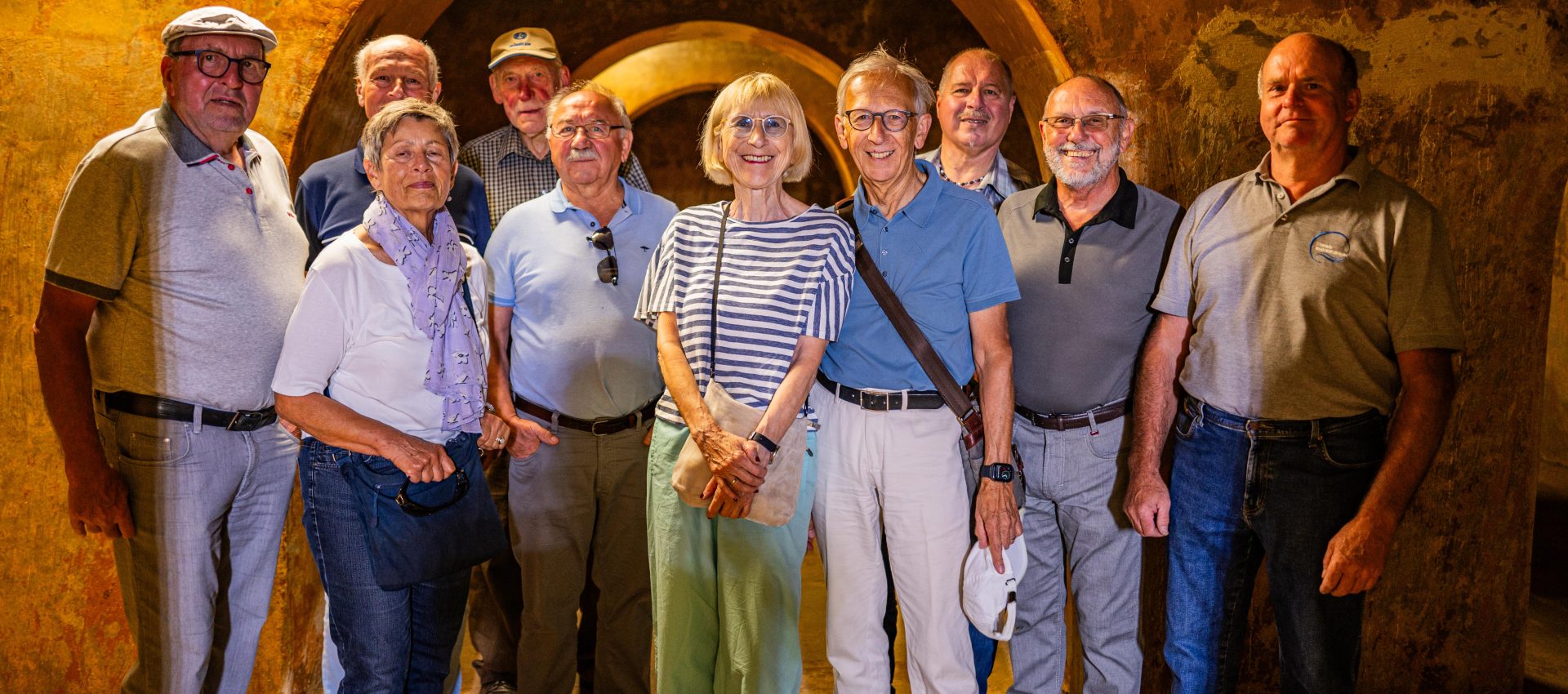Mitglieder der CDU Senioren-Union besichtigten die alte Gewölbekammer des Wasserhochbehälters in Heimerdingen