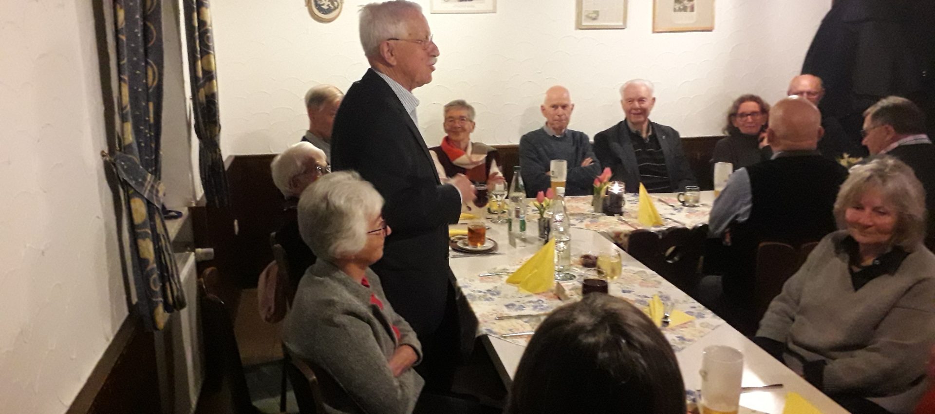 jABNOV220251119_172834